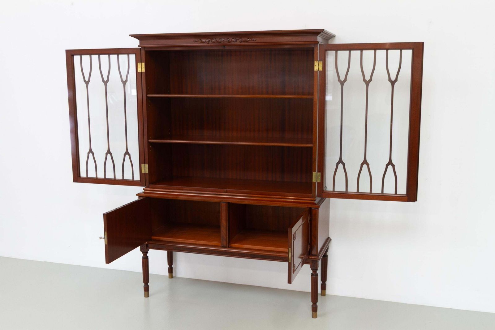 Danish Hepplewhite Mahogany Display Cabinet By Farre Møbelfabrik, 1970s. photo vintage