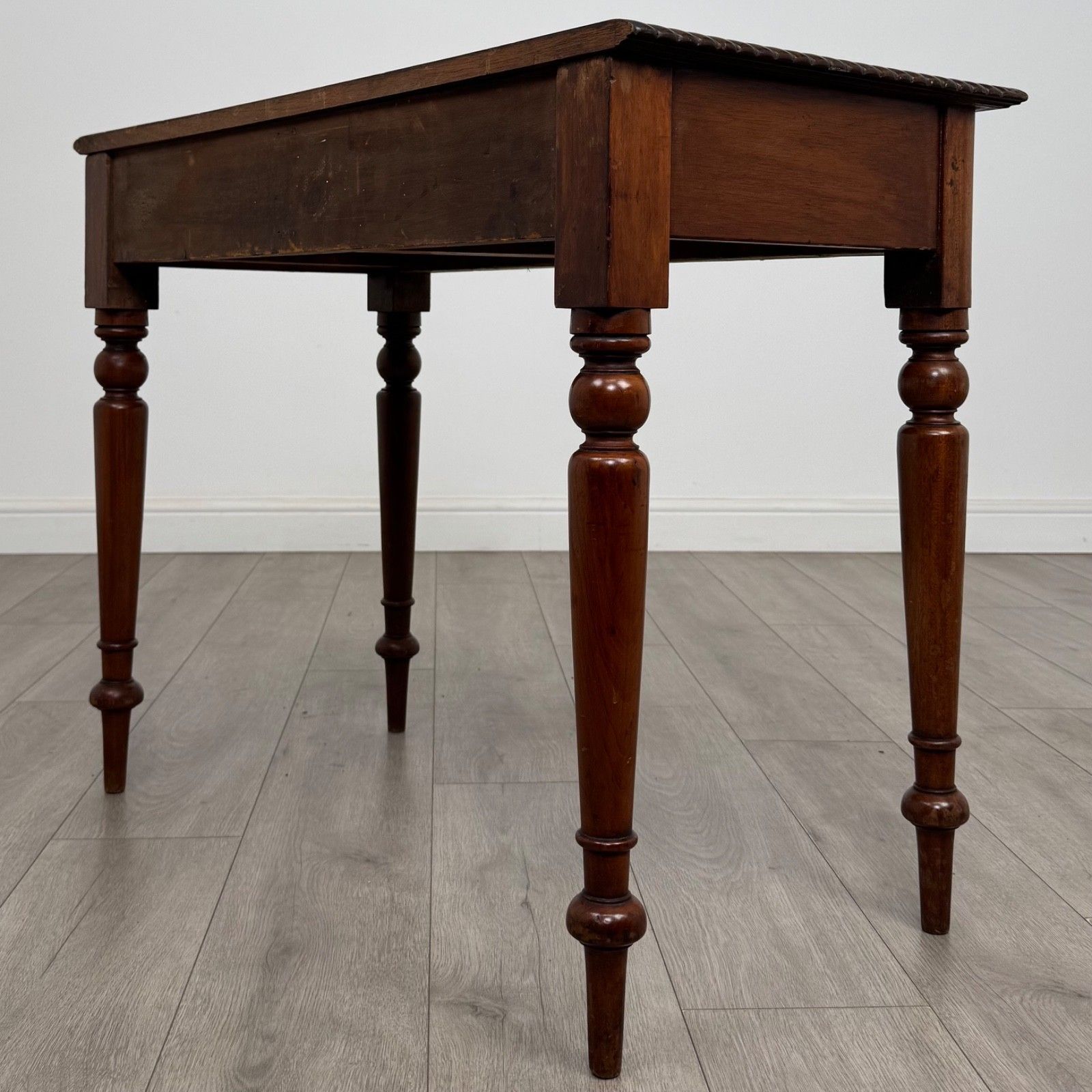 Antique 20th Century Fine Quality Writing Table In Mahogany photo vinterior