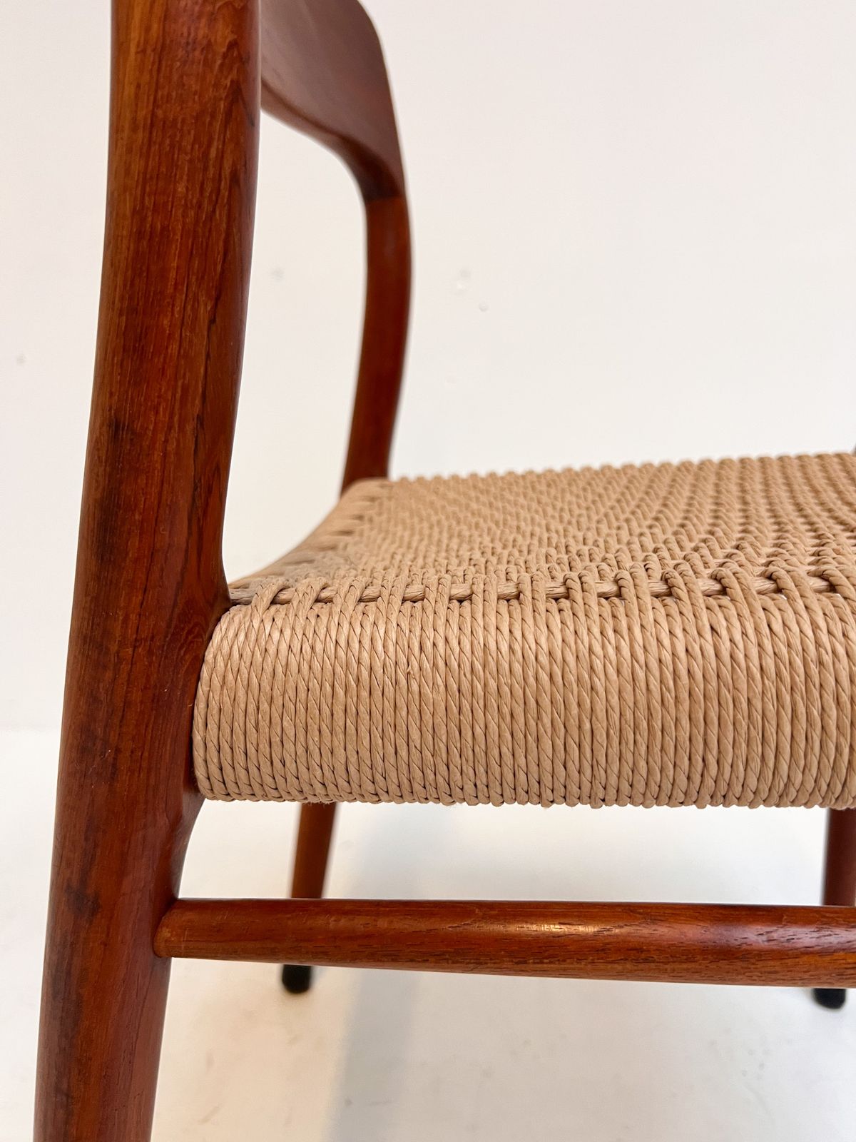 photo vinterior Refurbished Set Of 4 Model 75 Chairs By Niels Møller, 1960s