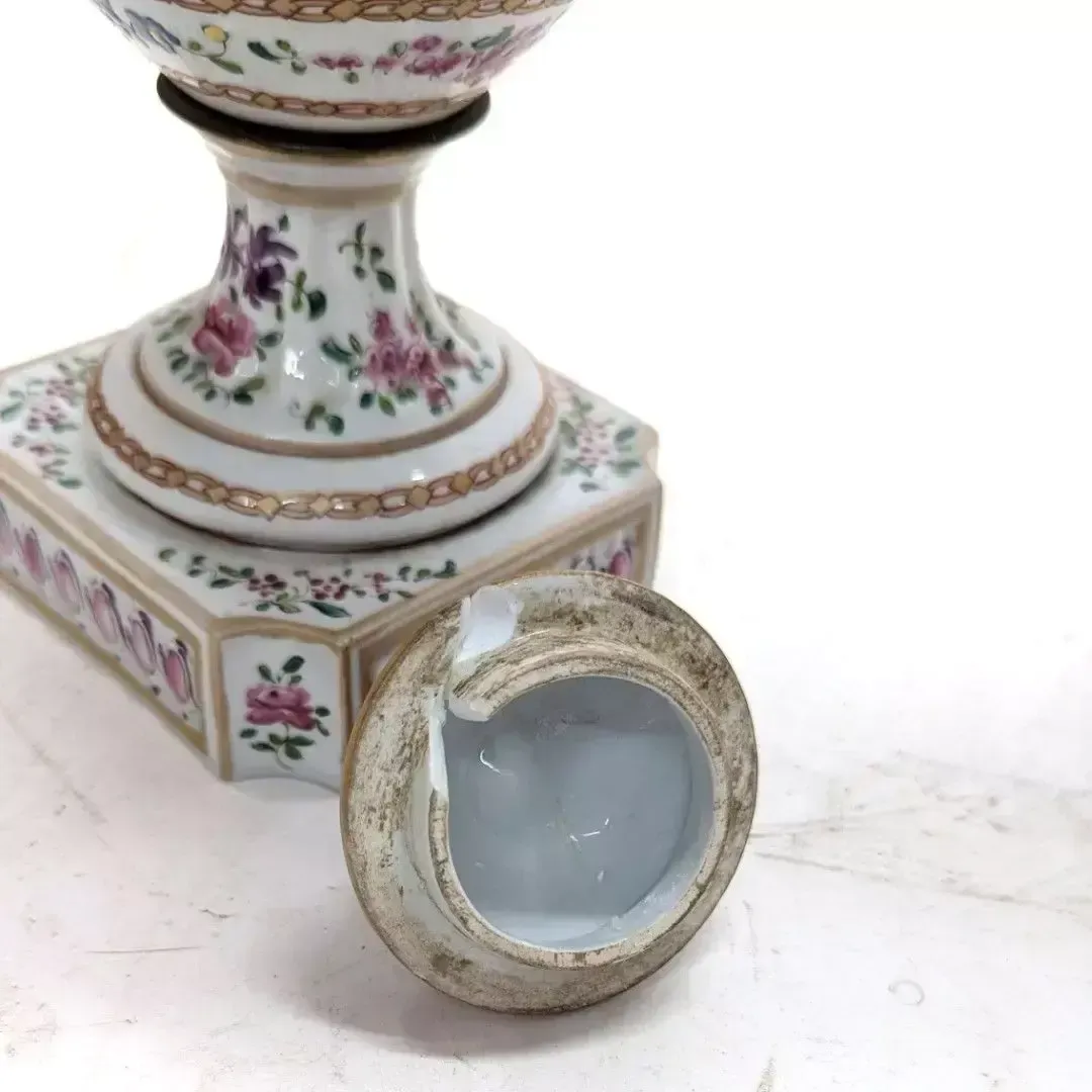 Pair Of 19th Century Covered Vases In Samson Porcelain photo 1022.0