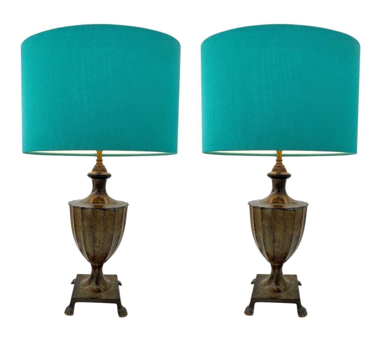 photo vinterior A Pair Of 1970s Classical Cast Bronze Lamps With Verdigris Finish And Paw Feet
