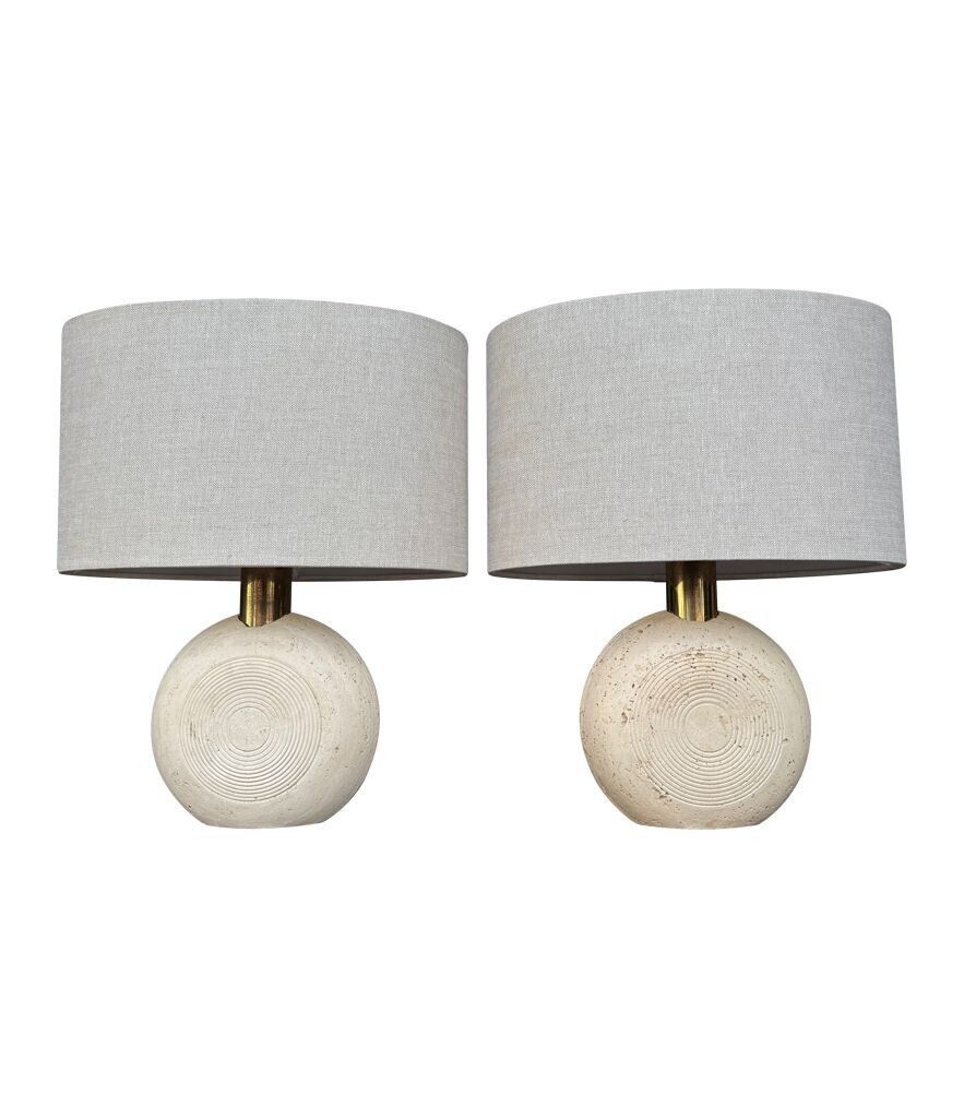 photo vintage A Pair Of Circular Italian 1970s Travertine And Brass Lamps By Frattelli Manelli