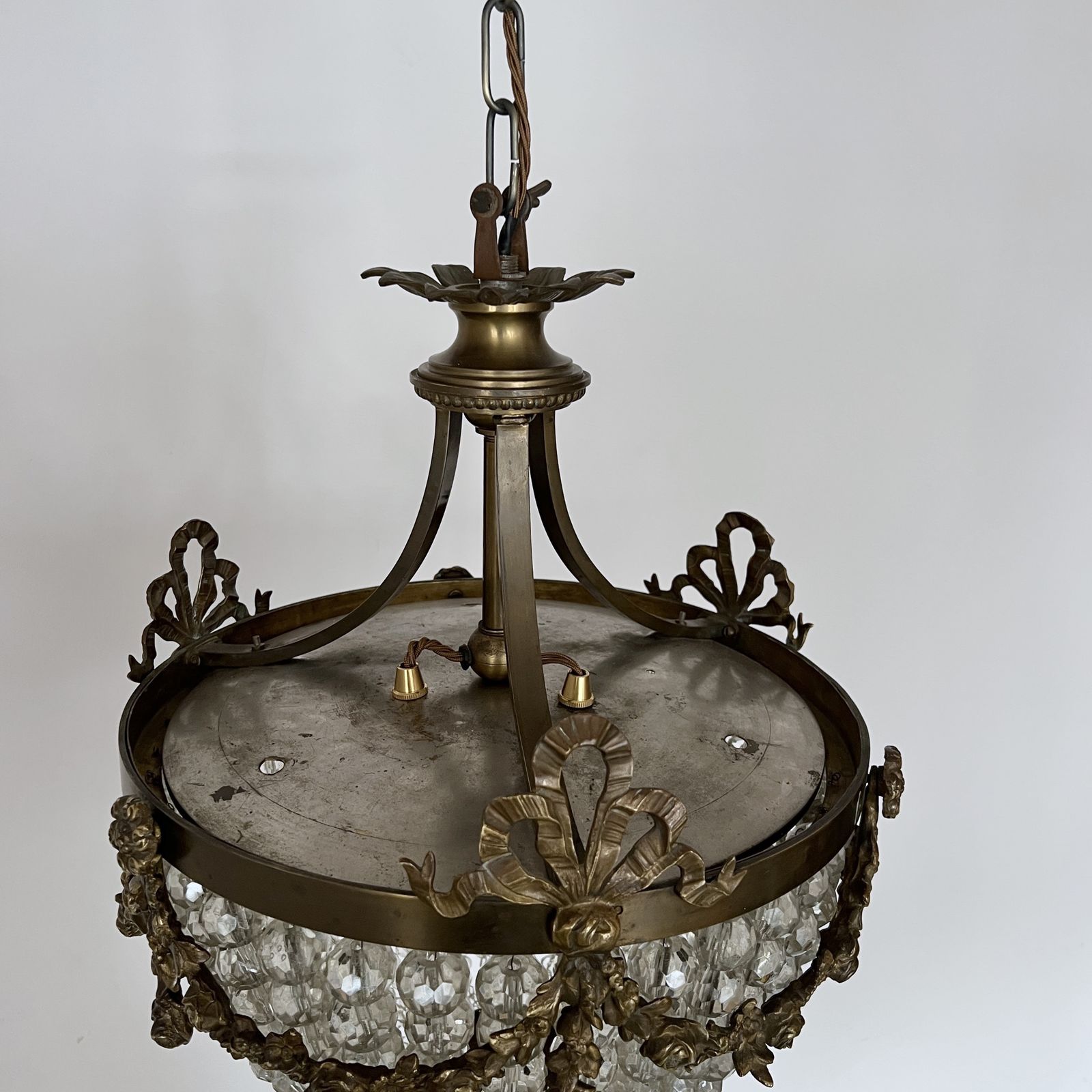 Early 20th Century Louis XVI French Basket Chandelier With Cut Glass Beads photo vinterior