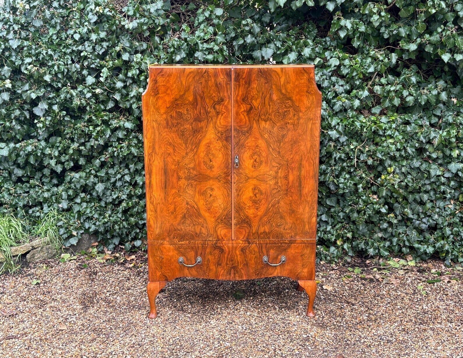 Vintage 1930’s Art Deco Burr Walnut Compactum