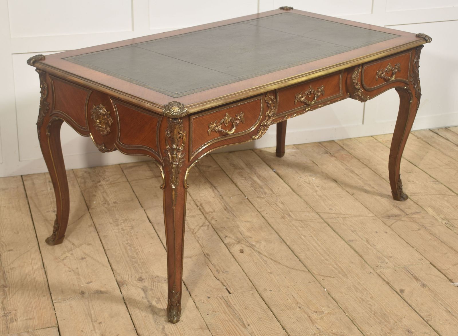 3954.0 Fine French Louis XV–Style Ormolu Mounted Bureau Plat photo