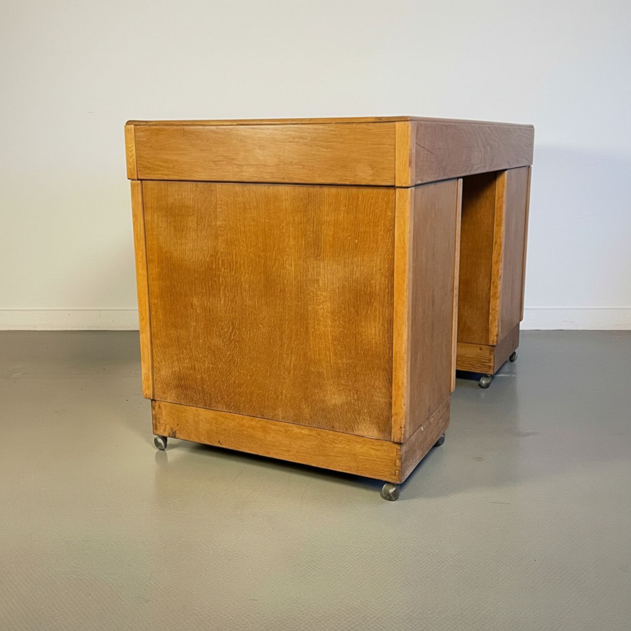 photo furniture Art Deco Double Pedestal Desk, 1930s