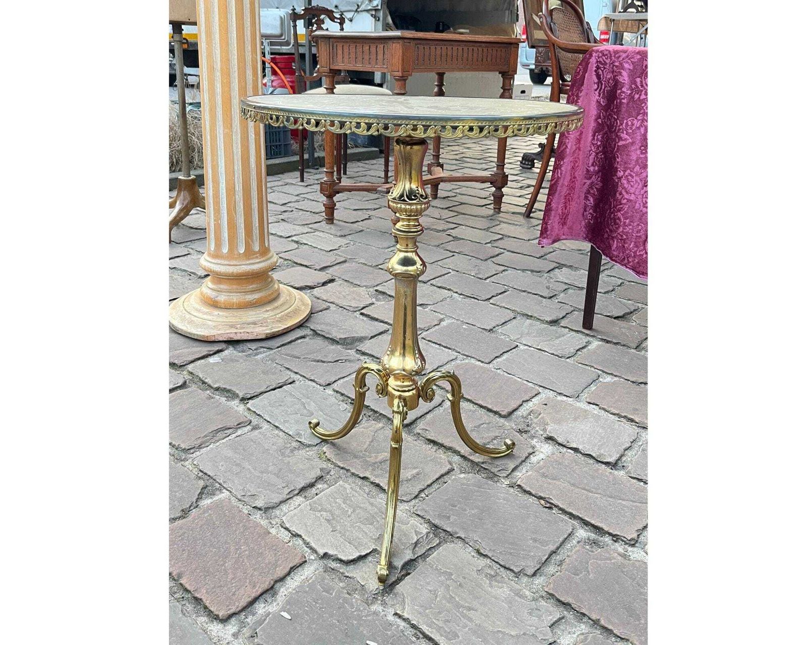 Gouden Wijntafel Met Kunstleer | Mid Century Bijzettafel photo vintage