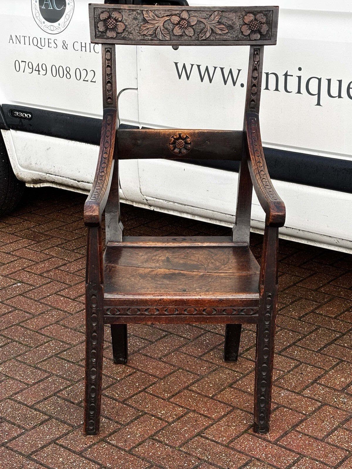 Early English Georgian Oak Carved Armchair, Superb Quality. photo vintage