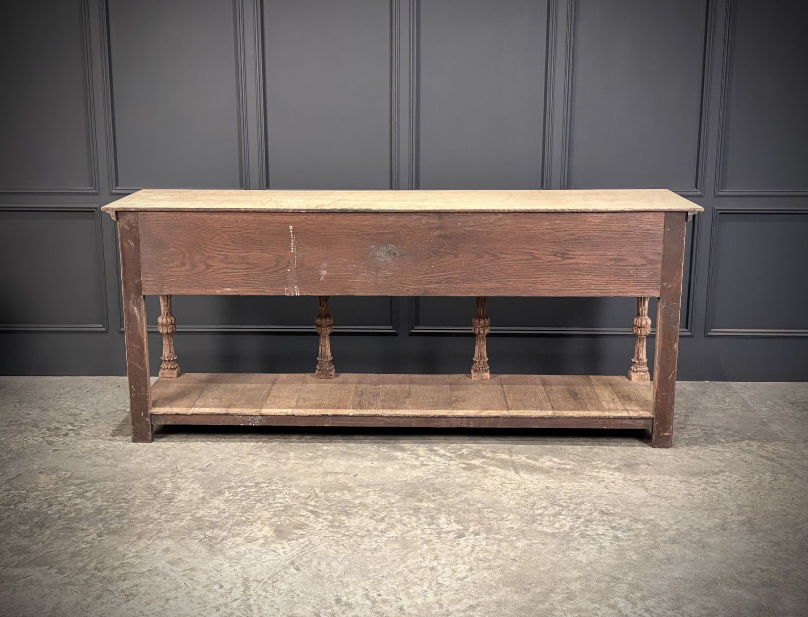 photo vinterior Bleached Carved Oak Potboard Dresser