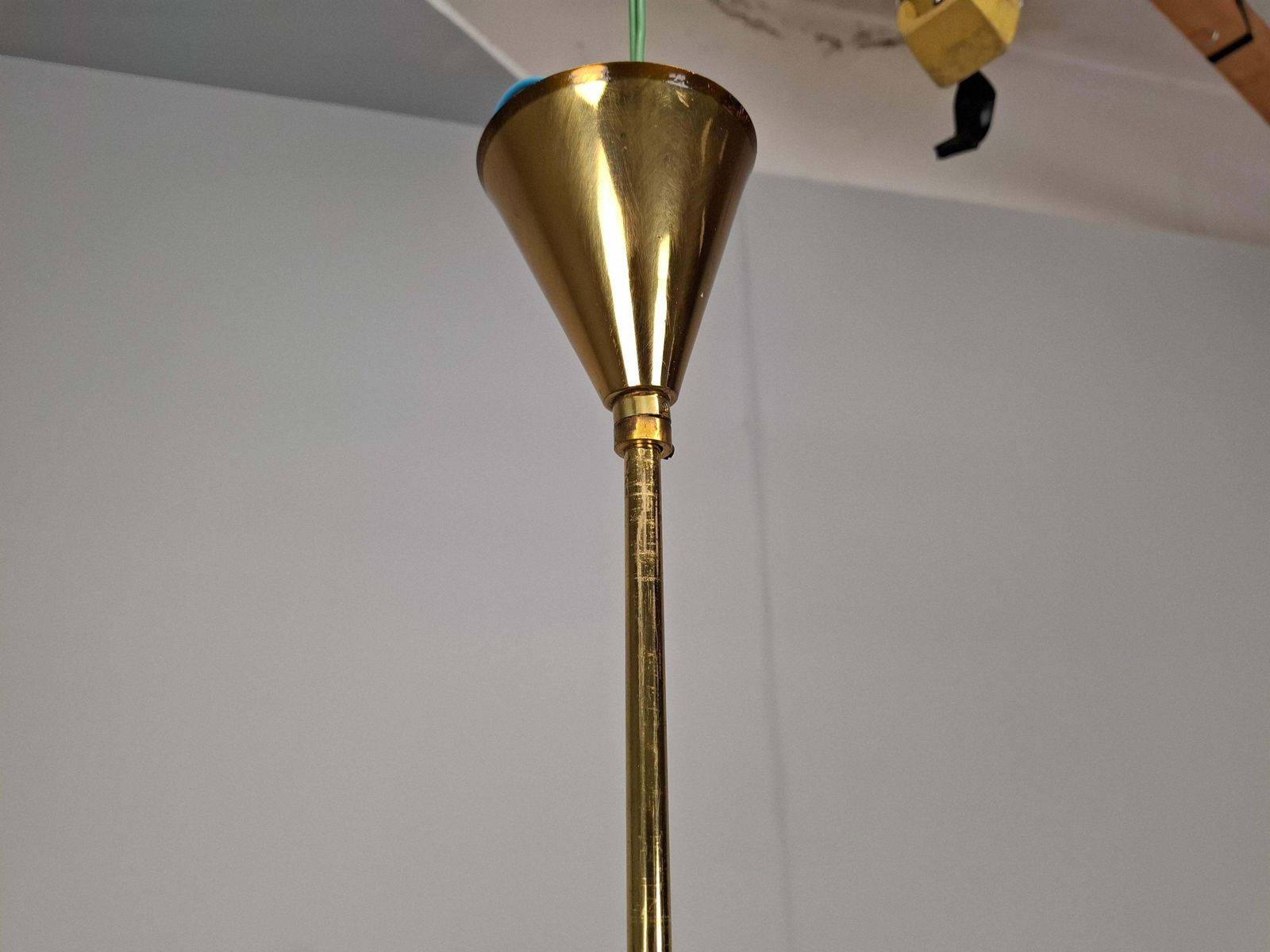 Verlichting Tsjechische Mid Century Messing En železný Brod Matglazen Kroonluchter Met Zes Armen, Ca. Jaren 1960 photo