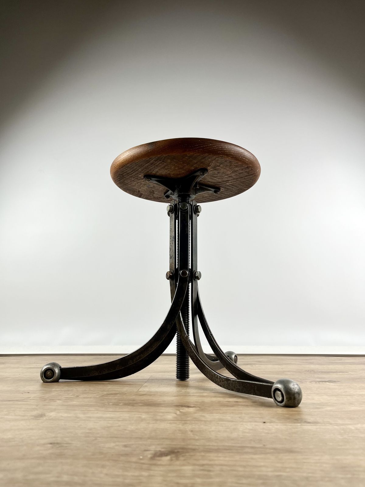 photo vinterior Rubery Owen Adjustable ‘Blade’ Stool, British 1940s