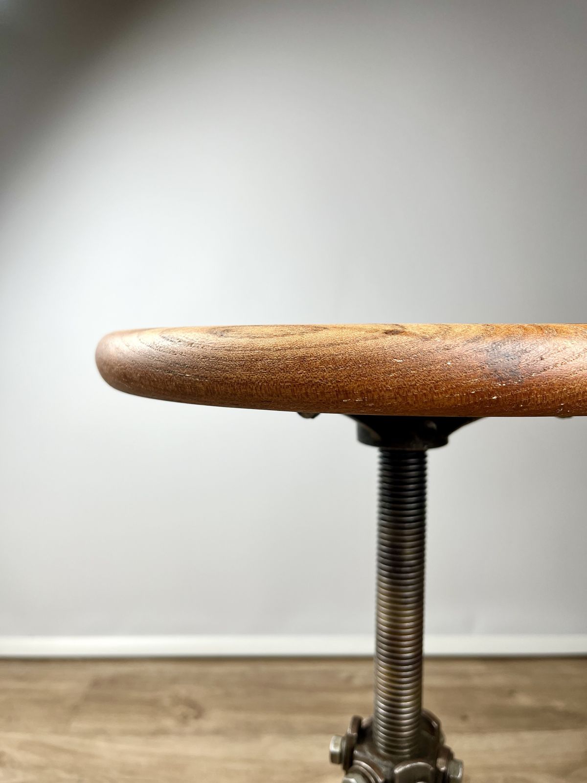 photo vintage Rubery Owen Adjustable ‘Blade’ Stool, British 1940s
