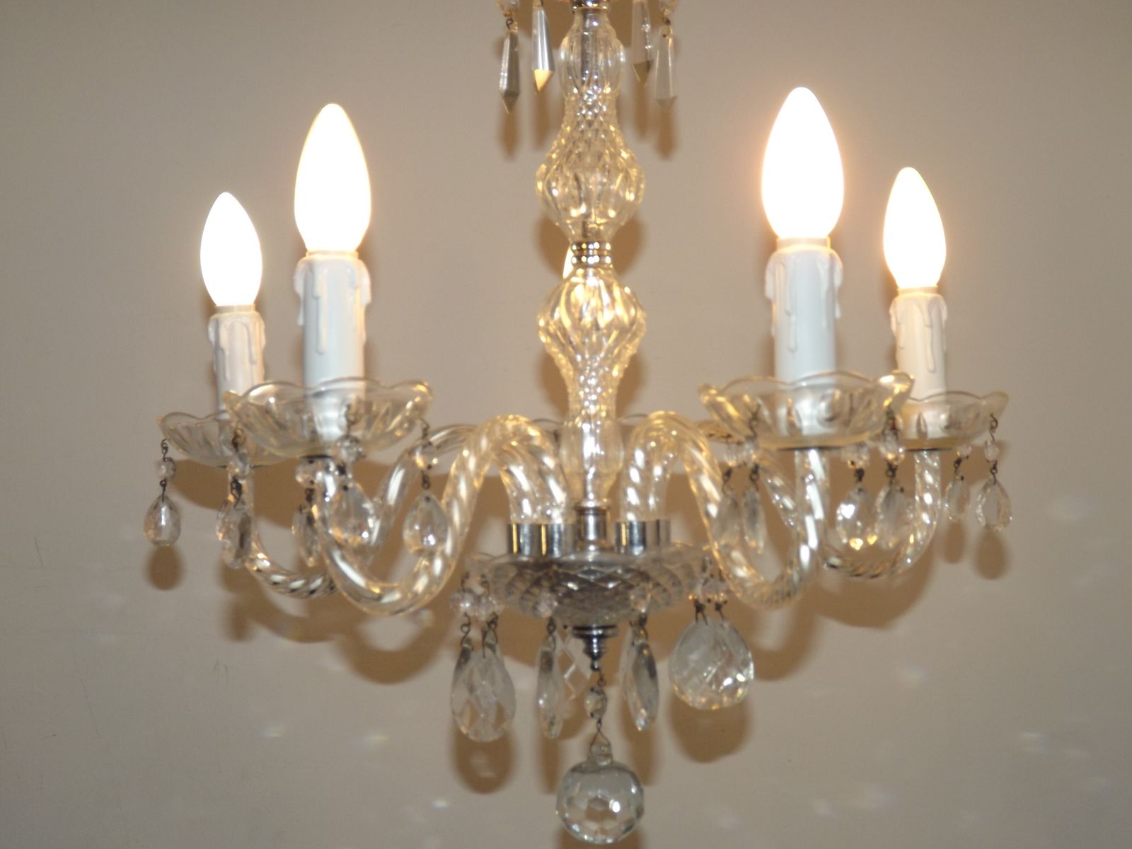 photo vintage French Vintage 5 Light Chandelier With Barley Twist Glass Arms Adorned With Assorted Crystals