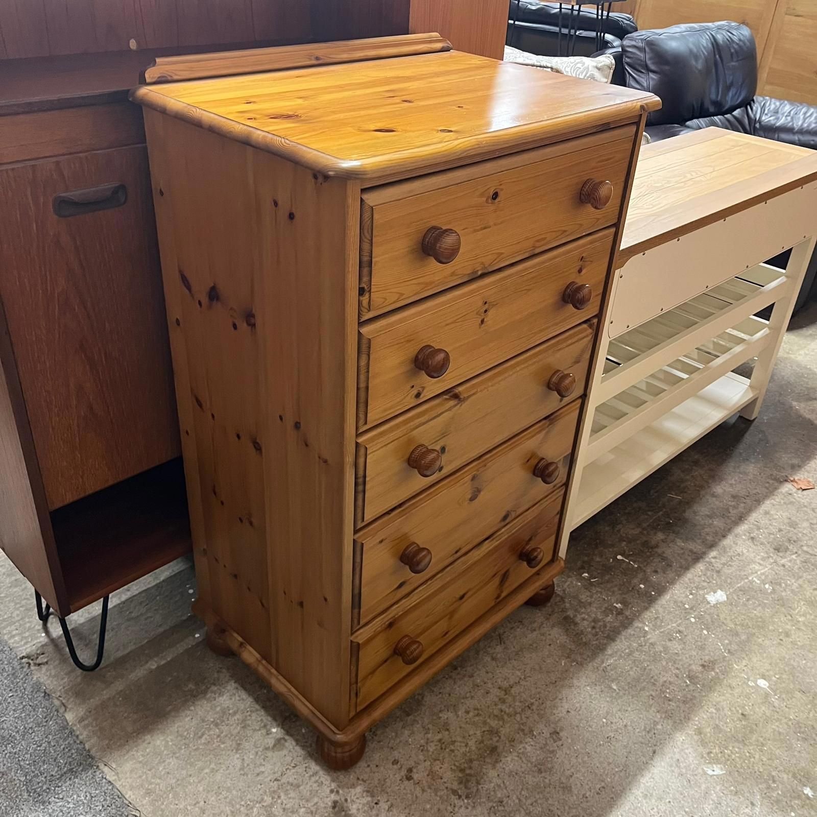 photo furniture Pine Chest Of 5 Drawers Knob Handles Ball Feet Gallery