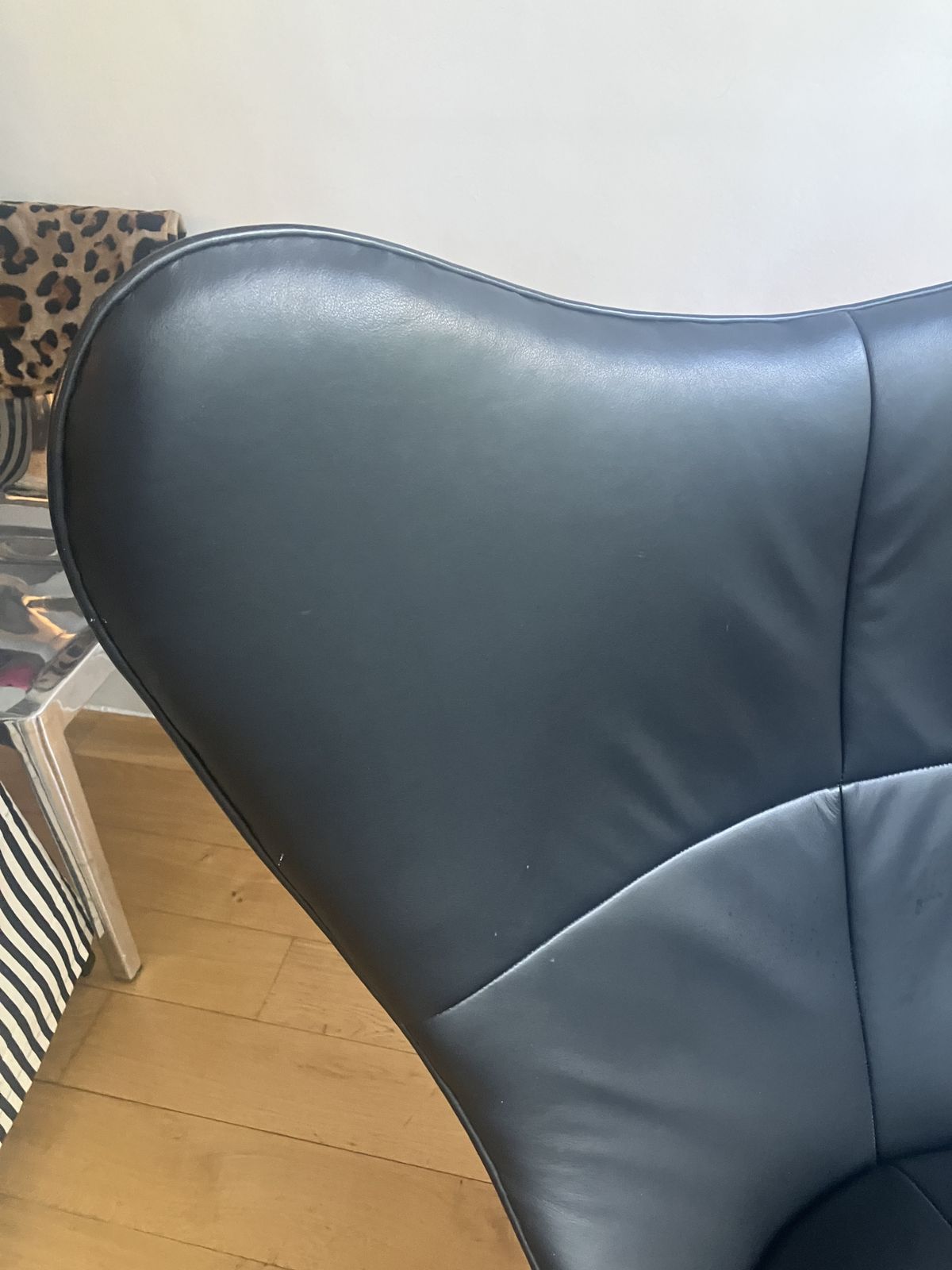 Terence Conran Glove Egg Chair Black Leather/White photo furniture