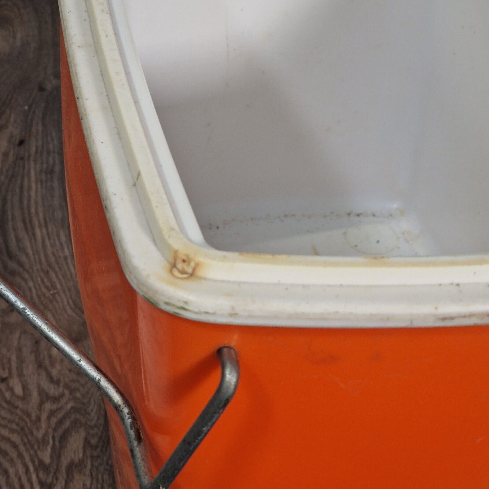 photo vintage Vintage Cool Box Orange Retro Beach Prop Classic Car Beetle Vw Camper Van
