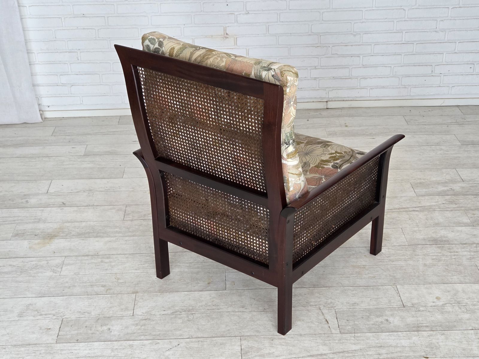 photo vintage 1970s, Swedish Highback Armchair By Arne Norell.