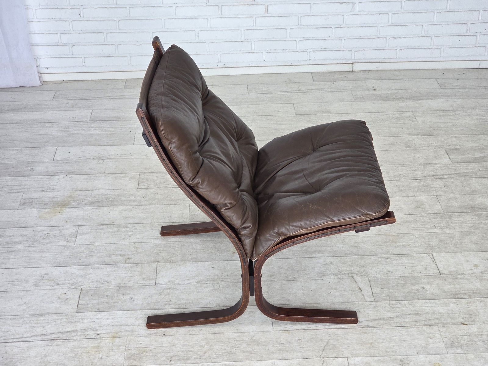 photo vinterior 1970s, Norwegian Design By Ingmar Relling, Model "Siesta", Set Of 2 Chairs With Footstool.