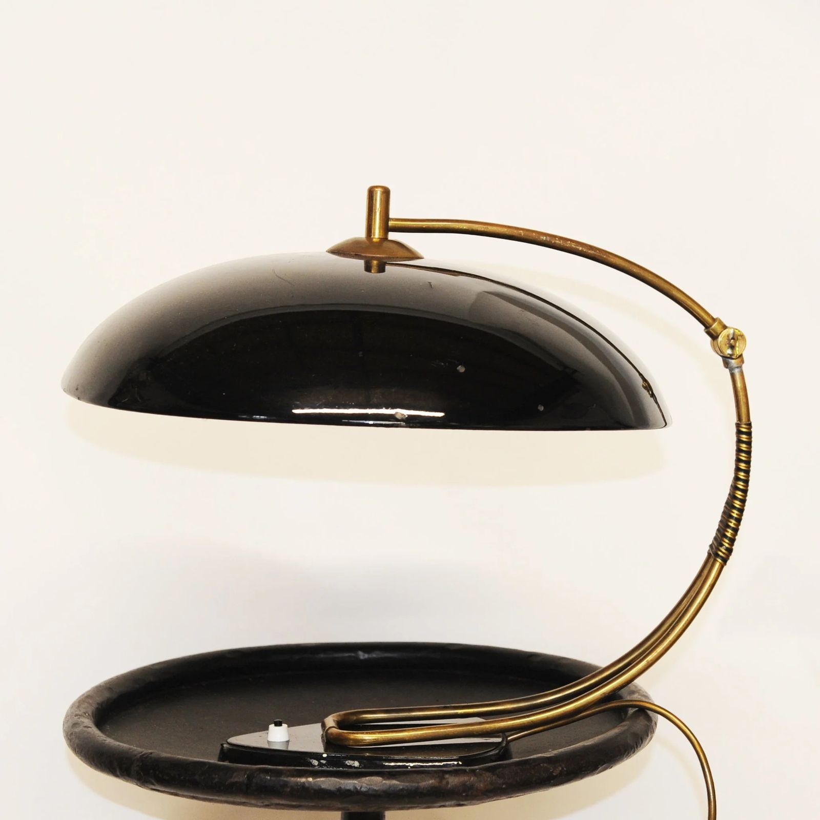 Bauhaus Polished Black Enamel And Brass Table Lamp, 1950s photo vinterior