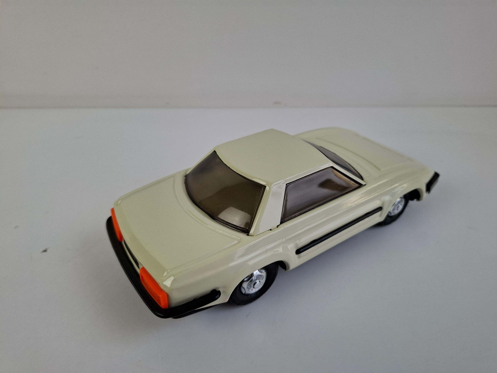 1970s Czechoslovak Ites Igra Norma Tin Friction Toy Car Mid Century Modern Space photo vinterior