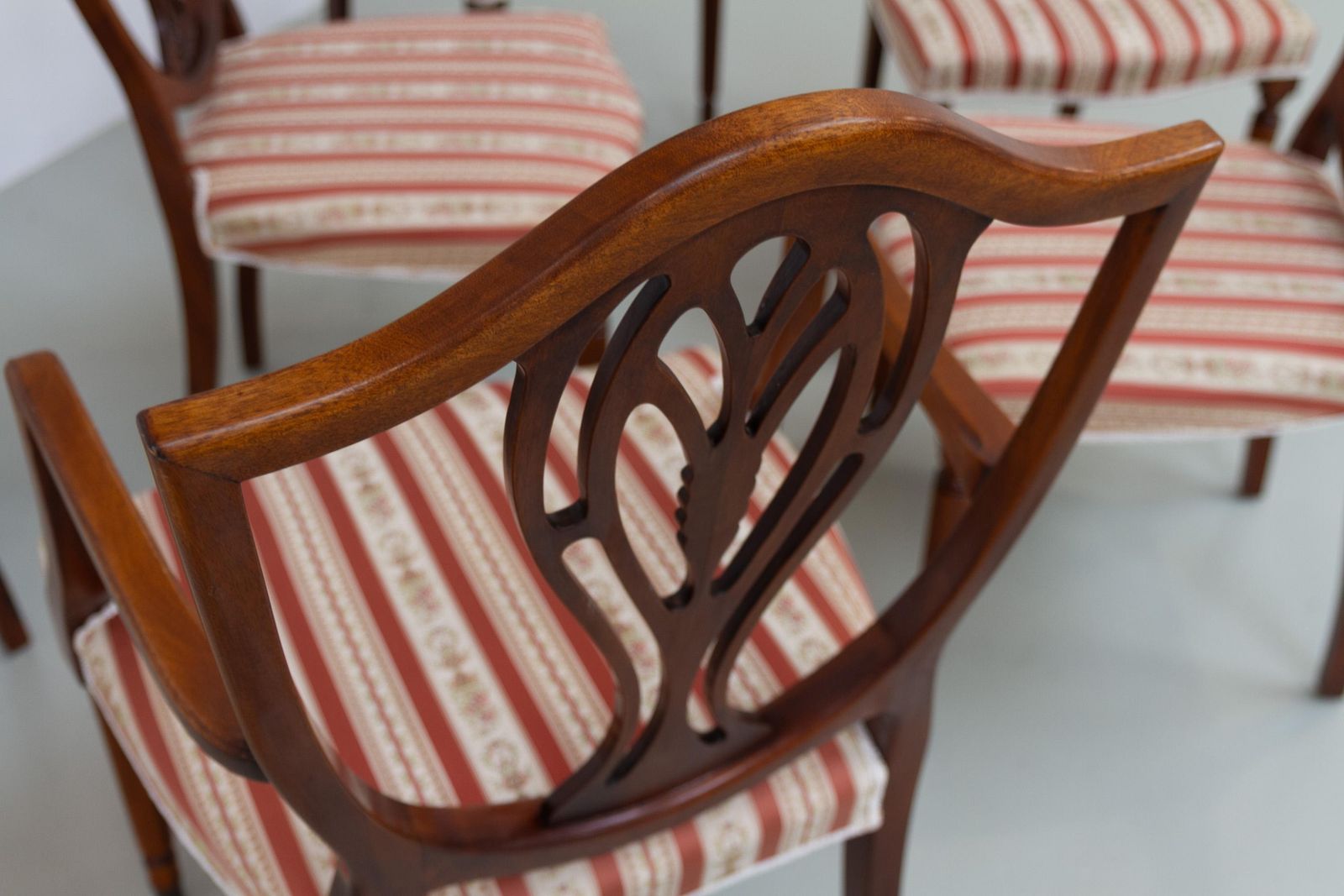 photo vintage Danish Hepplewhite Mahogany Dining Chairs By Farre Møbelfabrik, 1970s. Set Of 6.