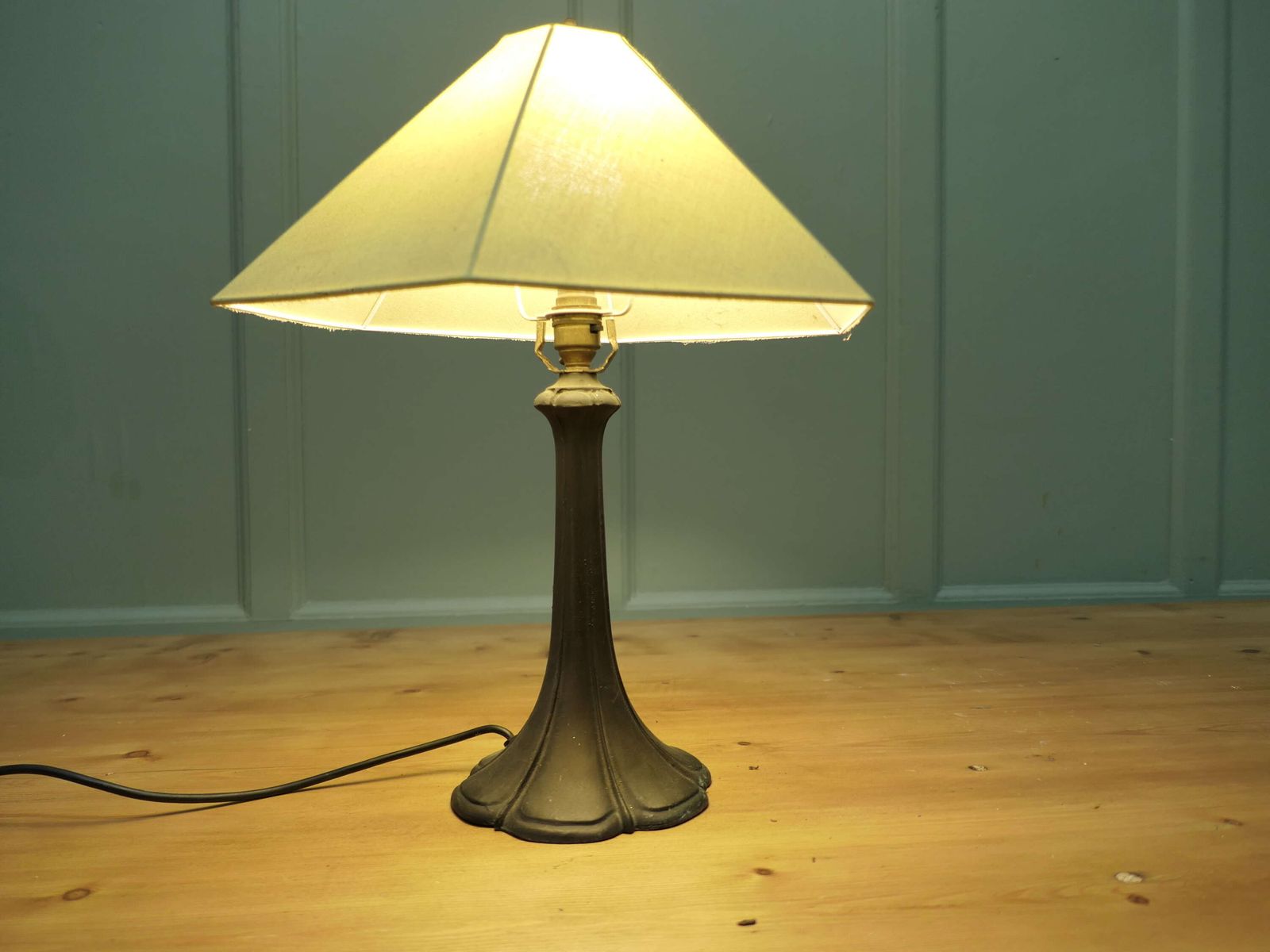 Vintage Art Nouveau Spelter Table Lamp photo for sale