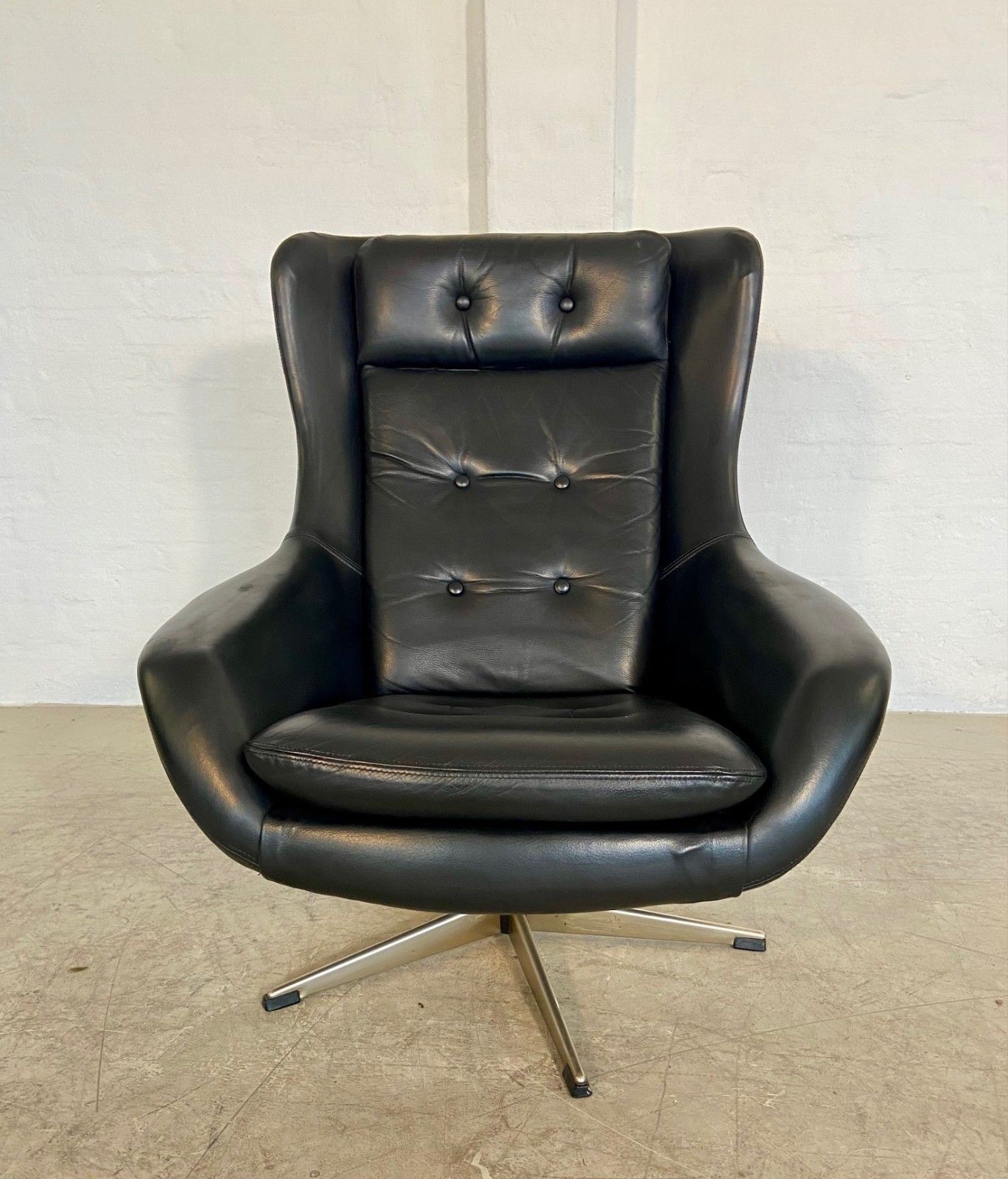 Vintage Danish Mid Century Black Leather Swivel Chair 1970,S
