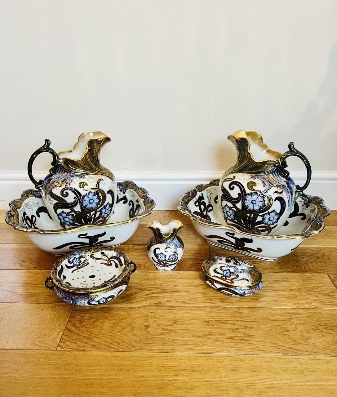 1250.0 Rare Pair Of Victorian Quality Doulton Burslem Jug & Bowl Set photo