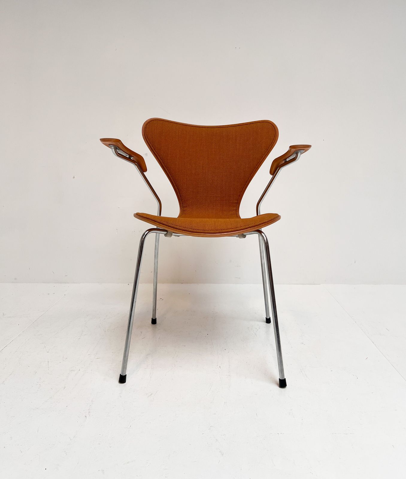 Wooden 3207 Chair By Arne Jacobsen For Fritz Hansen, 1980s photo Furniture