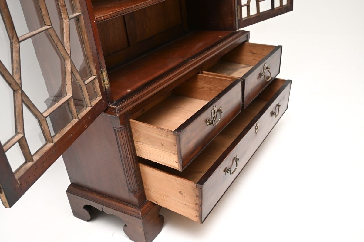 photo furniture Antique Georgian Period Mahogany Bookcase
