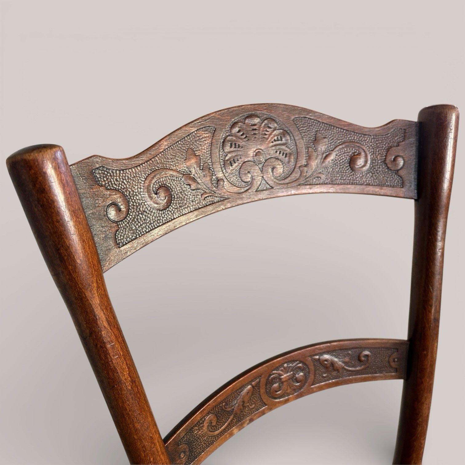 photo furniture Antique Thonet Bentwood Dining Chair With Embossed Seat