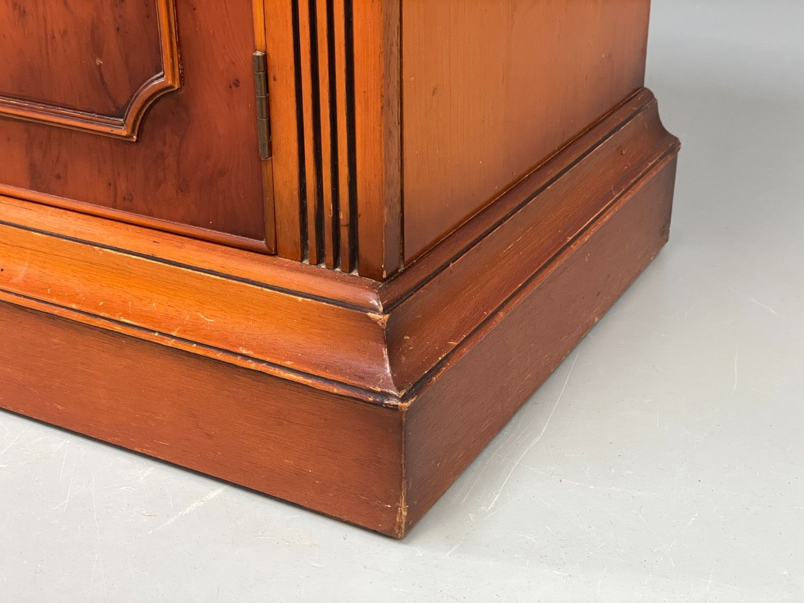 photo for sale Vintage Regency Style Sideboard 1960s Cherry Wood Shelving Brass Eb11505 Mwoo