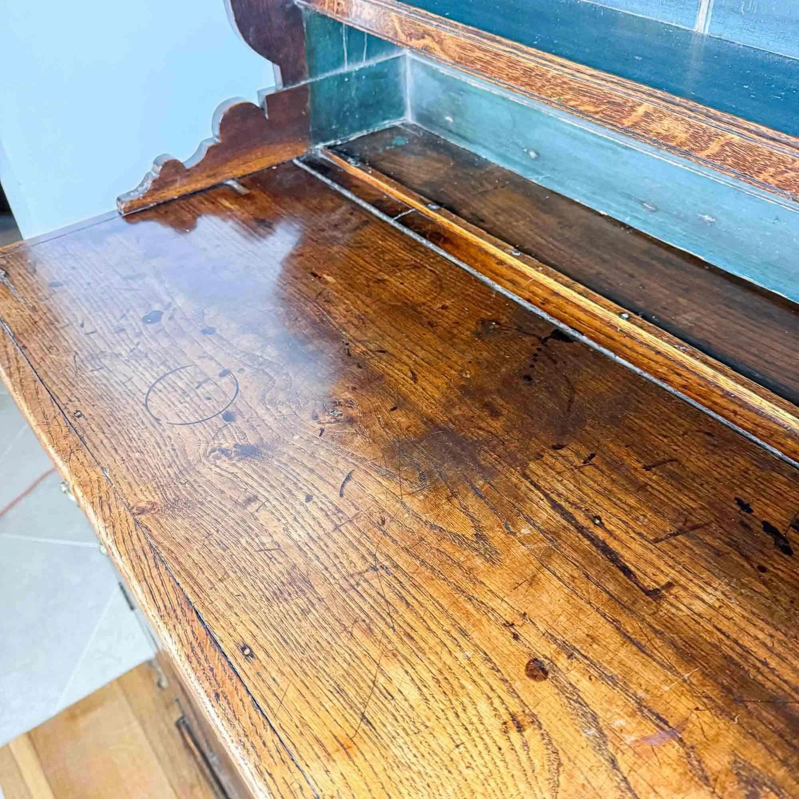 photo vintage Georgian Elm And Oak Dresser