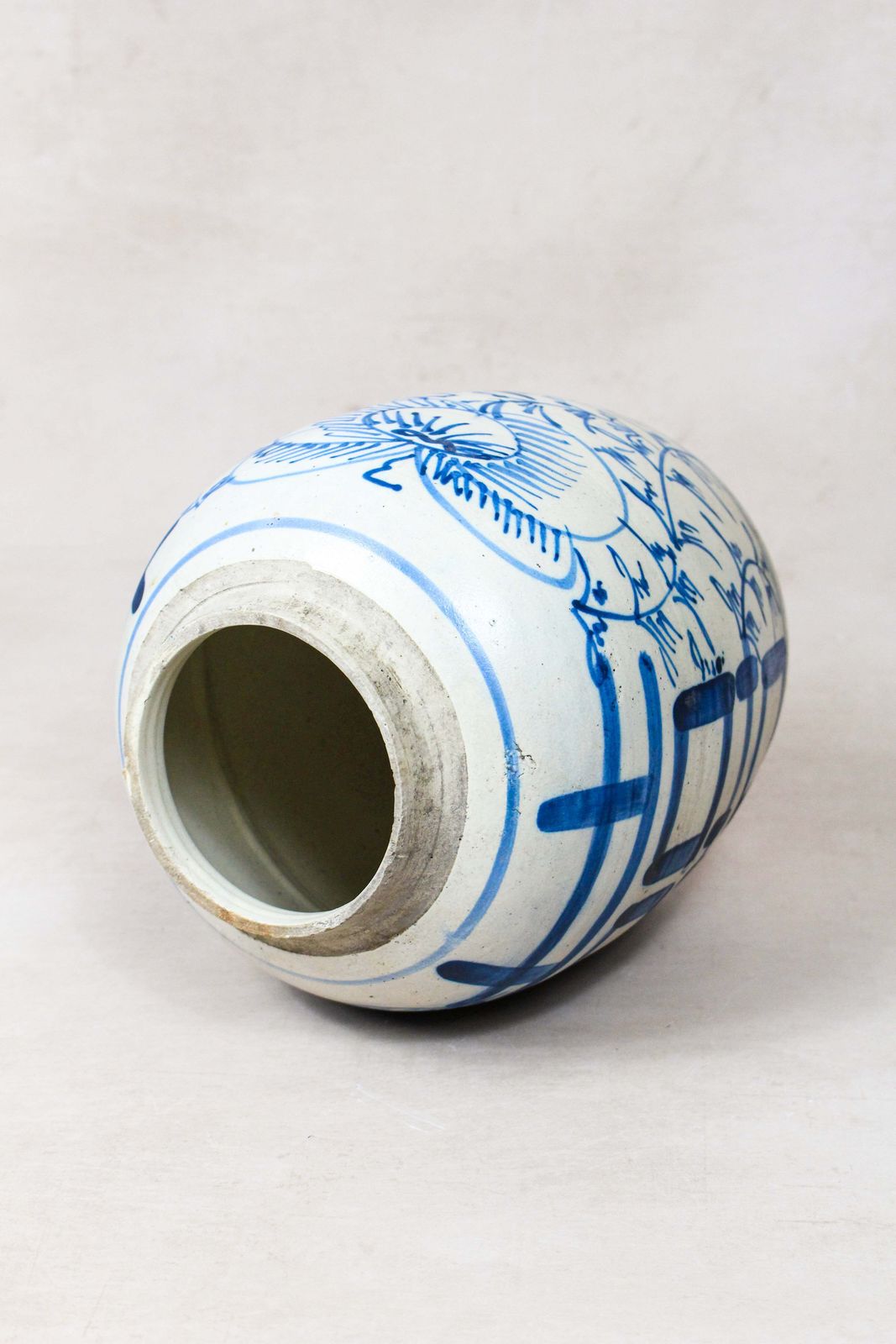 Old Blue & White Porcelain Jar   162.4 photo Garden Decor