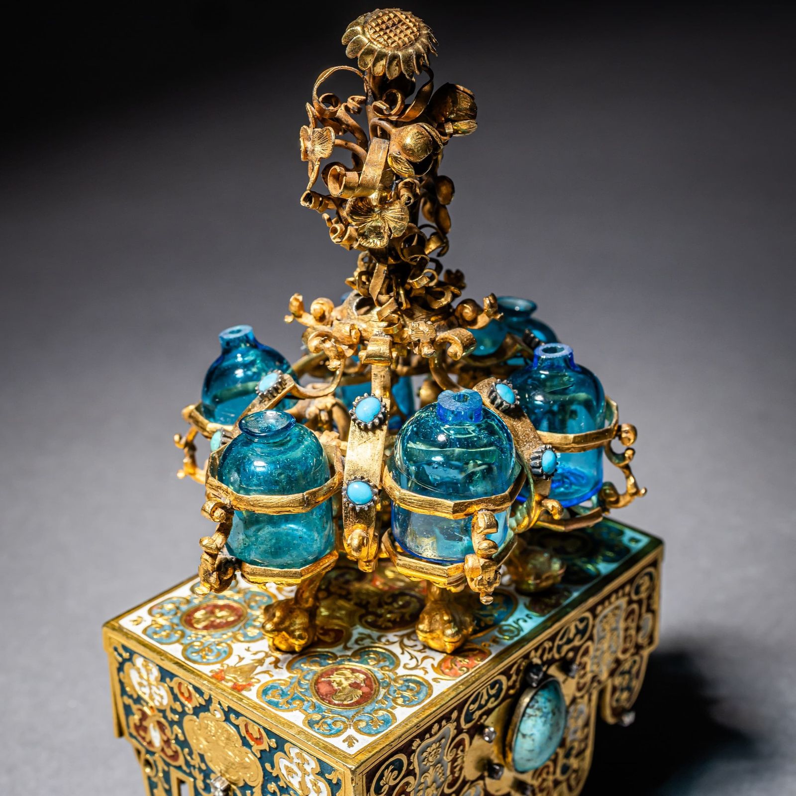 Sedan Chair With Perfume Flasks, Goldsmith’s Work In The Style Of Johann Melchior Dinglinger, Probably Saxony, Circa 1700 photo 12010.0