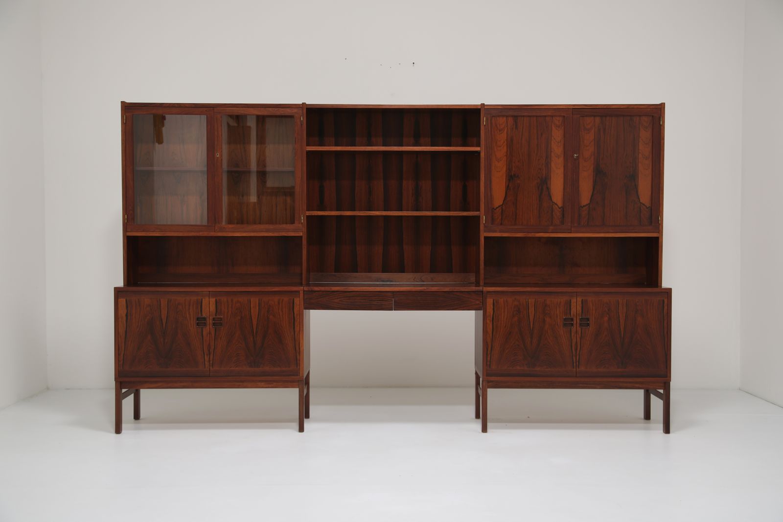 Poul Hundevad: Mid Century Modular Wall Unit & Desk In Brazilian Rosewood, Denmark, 1960s photo buy