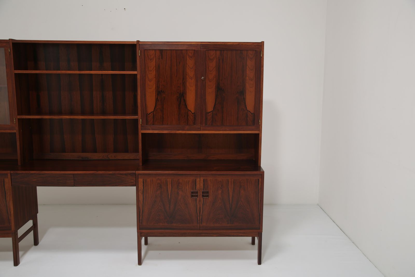 Poul Hundevad: Mid Century Modular Wall Unit & Desk In Brazilian Rosewood, Denmark, 1960s photo vintage