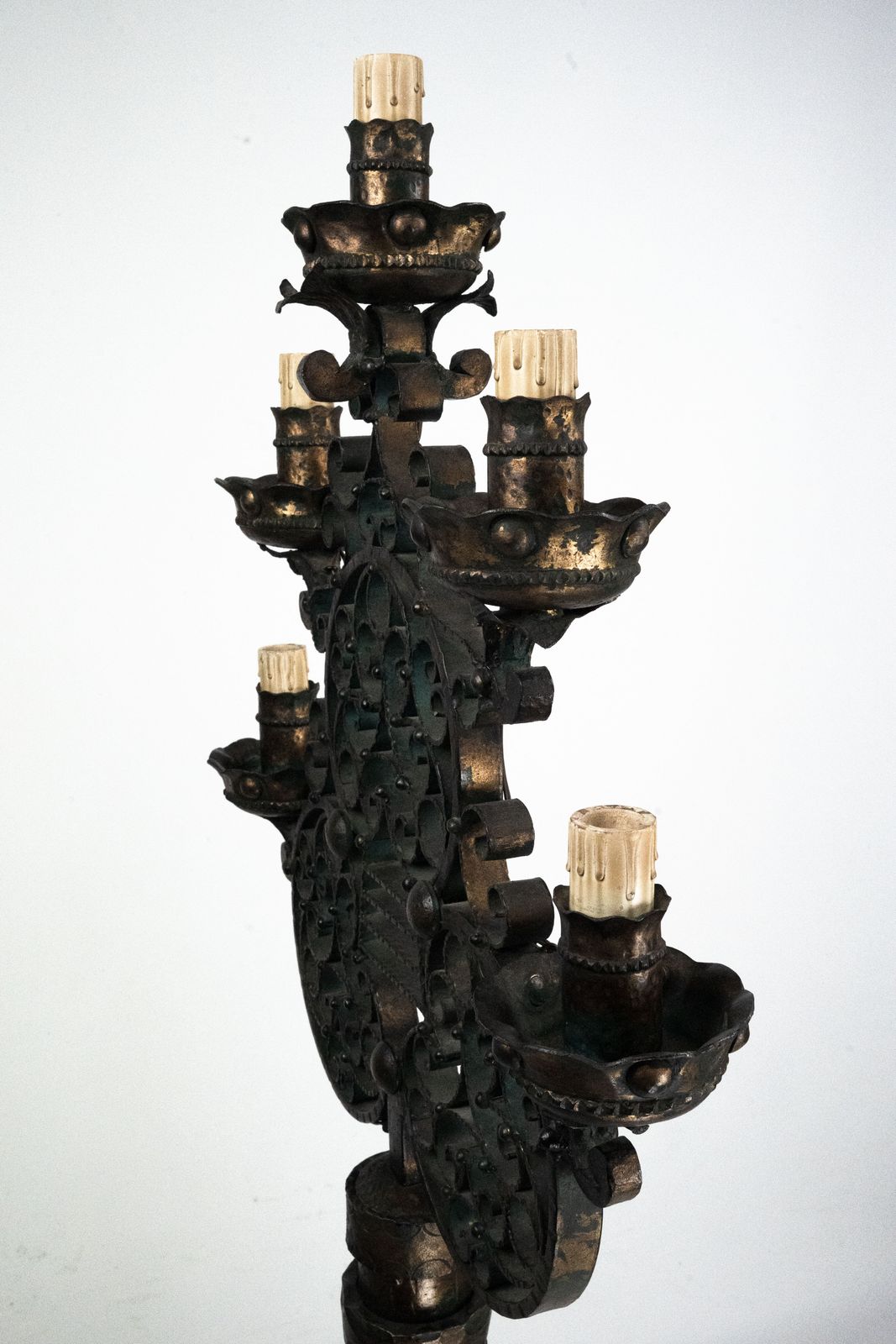 photo vinterior Rare Italian Brutalist Floor Lamp By Longobard. Italy 1970s