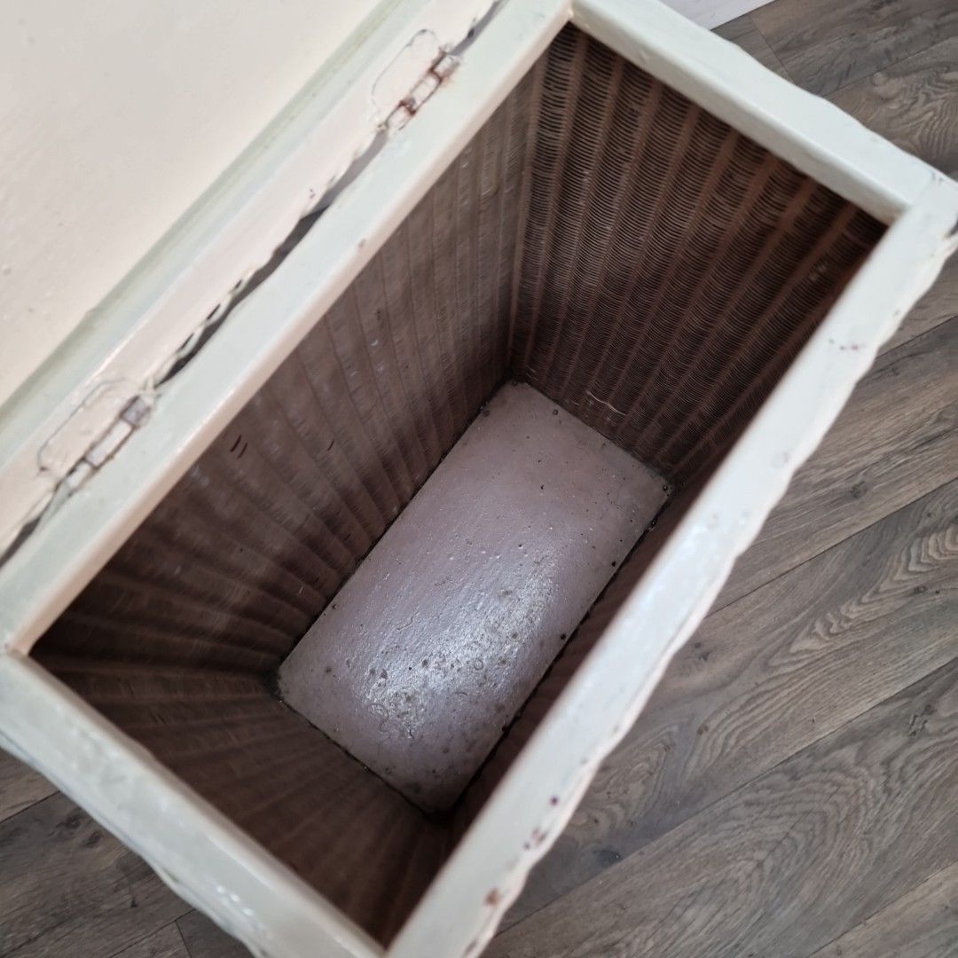 Vintage Wicker Laundry Basket Lloyd Loom Style Lined Storage Blanket Box Retro photo vinterior