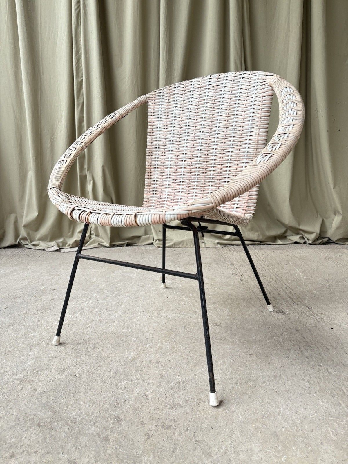 Vtg Mid Century Satellite Egg Chair Retro Italian Style R1085 photo Furniture