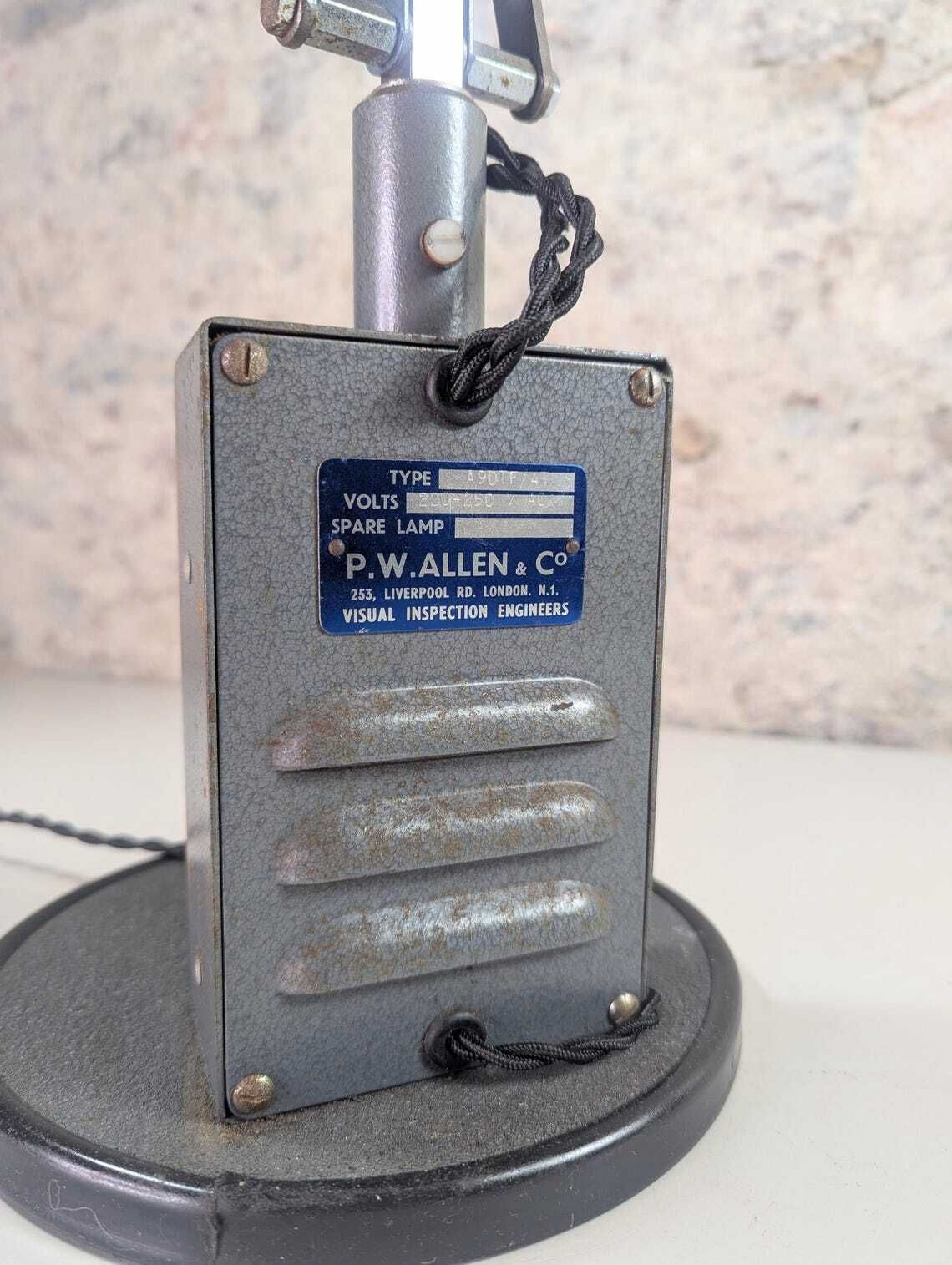 photo vinterior Vintage P.W. Allen & Co Industrial Visual Inspection Lamp – Articulated Engineer’s Desk Light