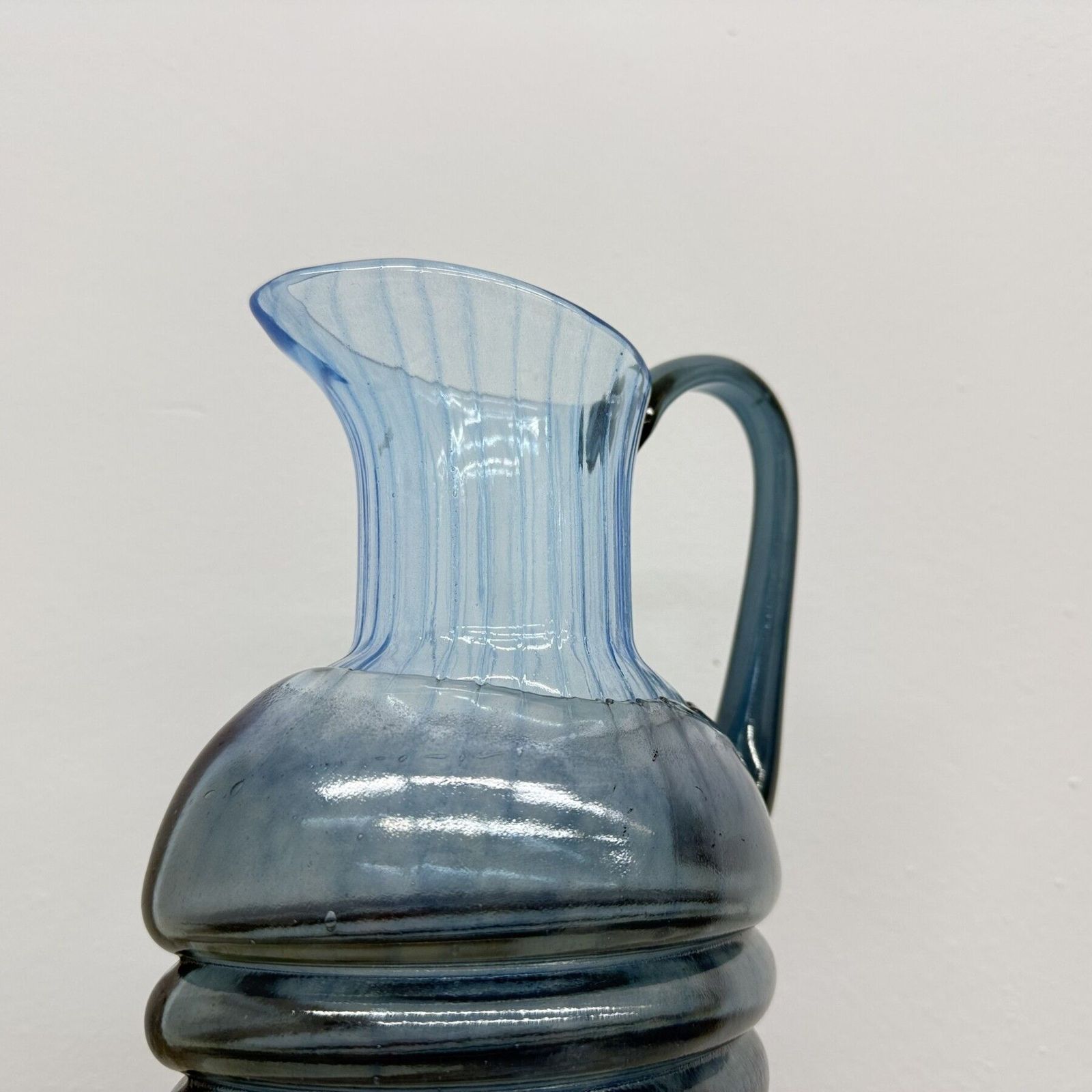 photo vinterior Kjell Engman Voor Kosta Boda Sweden Corfu Pitcher Jug