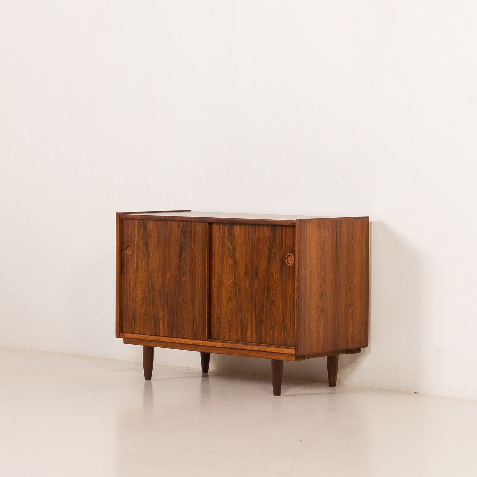 photo furniture Danish Small Rosewood Sideboard Attr. To Hundevad, 1960s