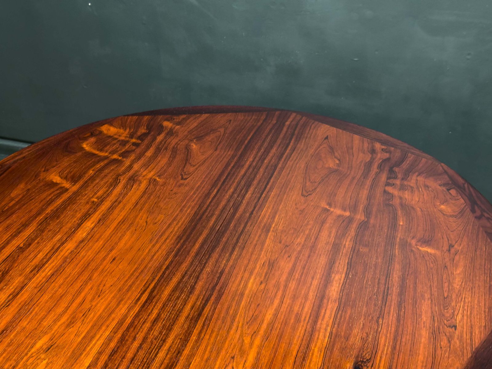 Round Extendable Rosewood Dining Table photo Furniture
