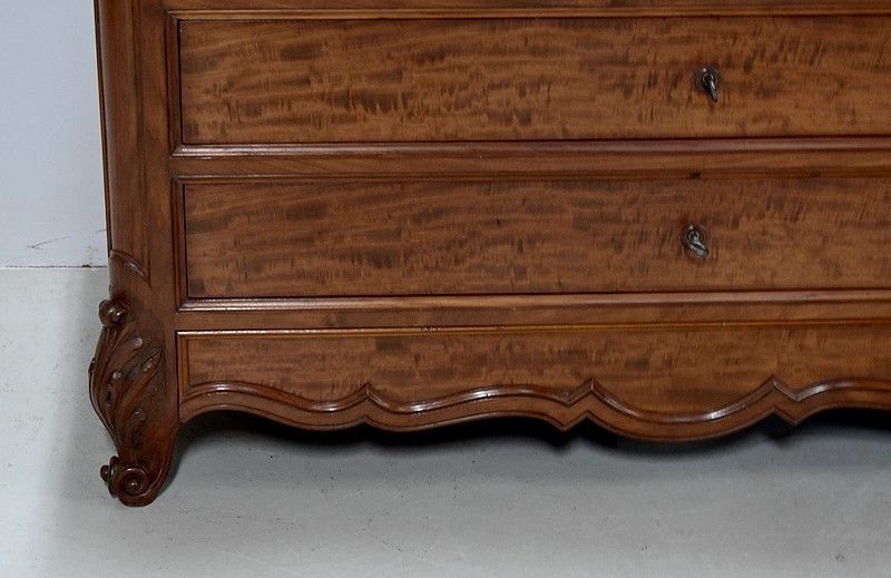 photo furniture Parisian Chest Of Drawers Louis XV Style Rocaille, 20th