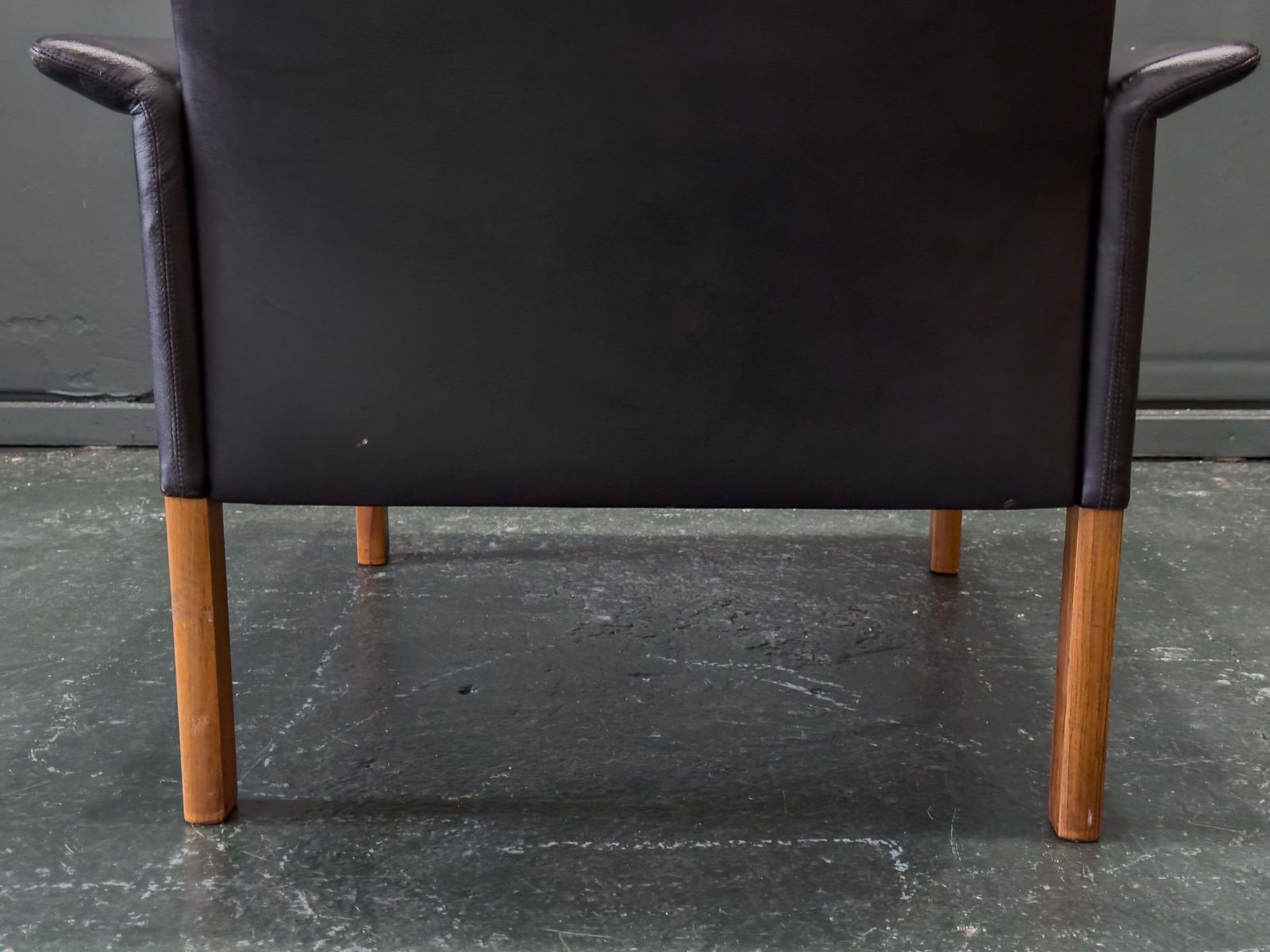 photo vintage Hans Olsen Black Leather High Back Armchair