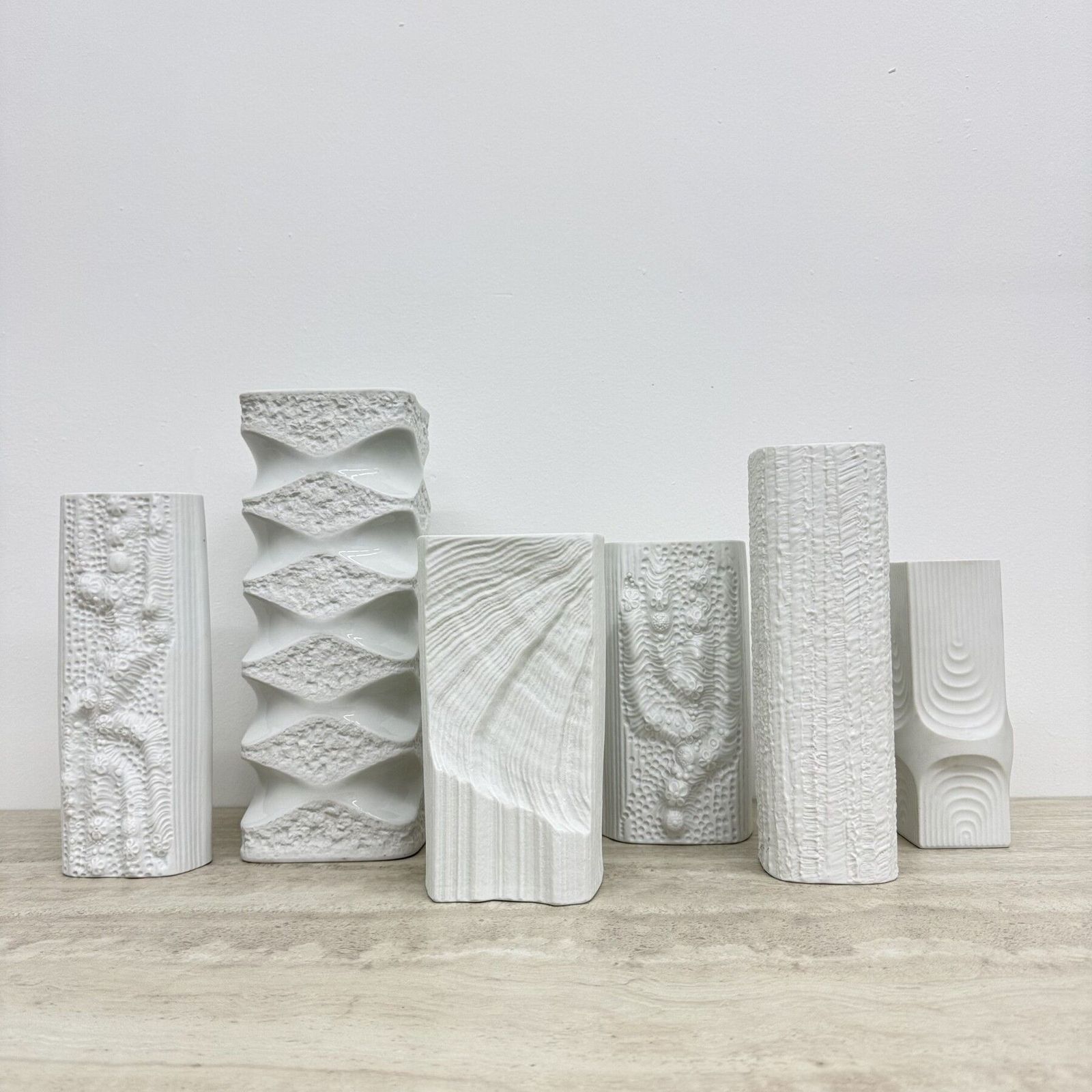 Set Van 6 Rosenthal Bisque Reliëf Vazen Op Art Jaren 1970 photo Woonaccessoires