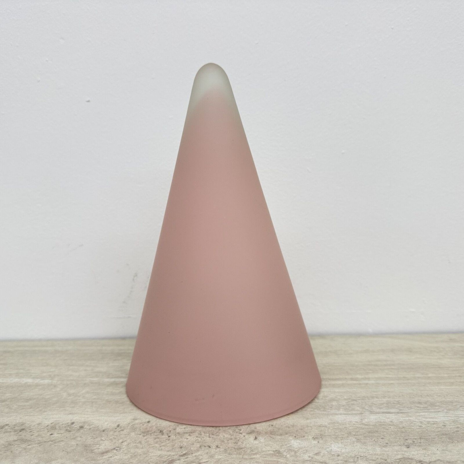 photo vinterior Matte Pink Glass Sce Teepee Table Lamp 1970's France