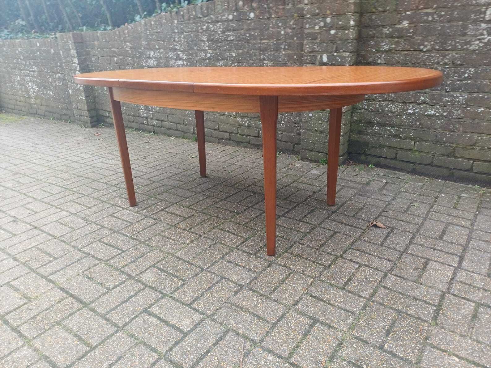Late 1970s Retro Extending Dining Table Sculptural Scandinavian Style Exceptional Quality Solid Wood Base Near Perfect Free Hand Delivery photo vinterior
