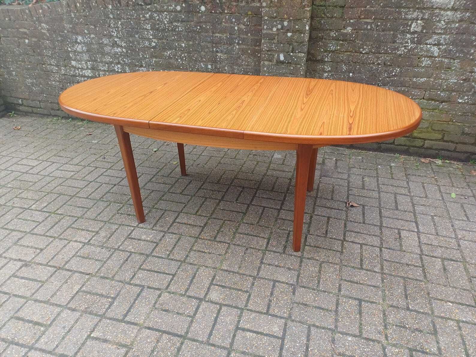 Late 1970s Retro Extending Dining Table Sculptural Scandinavian Style Exceptional Quality Solid Wood Base Near Perfect Free Hand Delivery